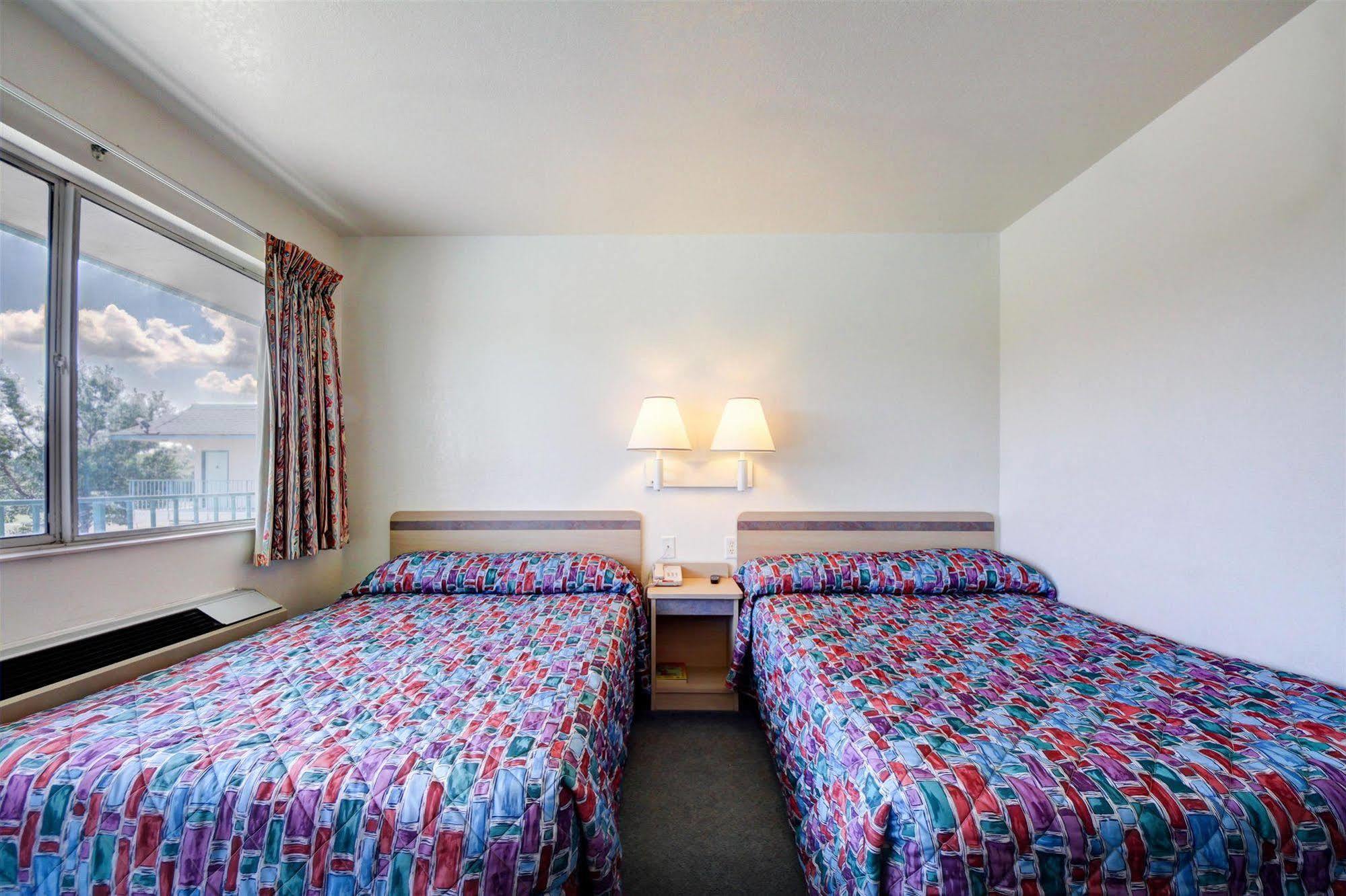 Motel 6-Muskogee, OK Buitenkant foto